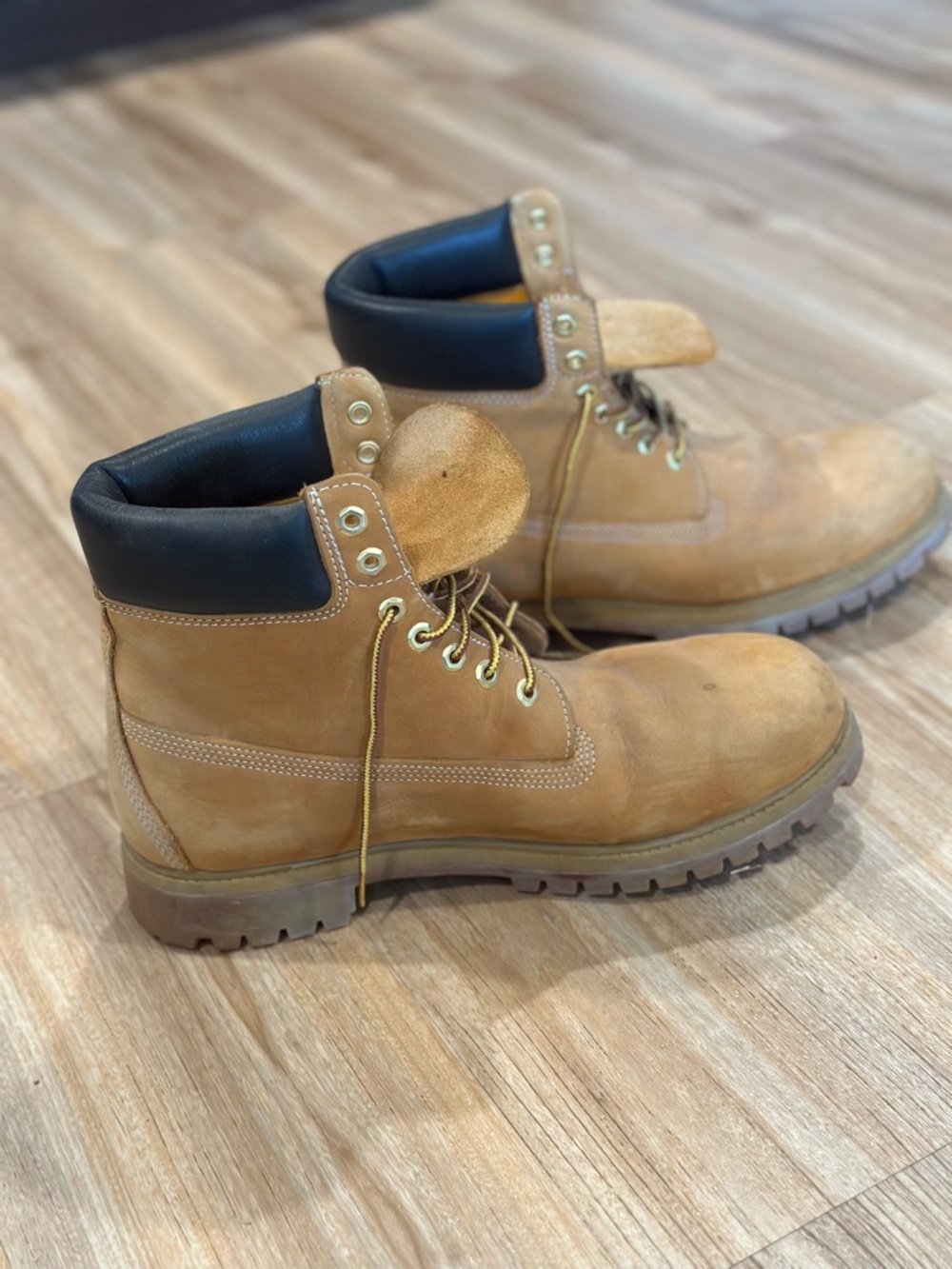 Timberlands Classic Men’s Work Boots in Wheat